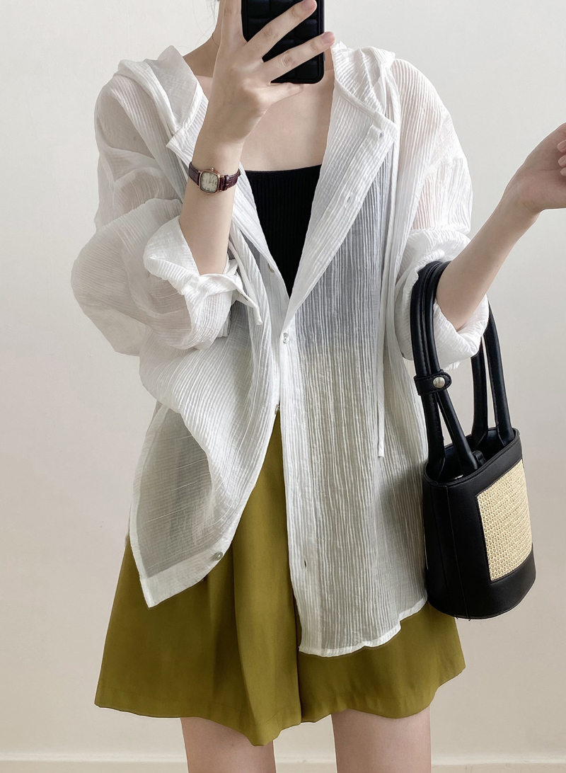 blouse model image-S1L6