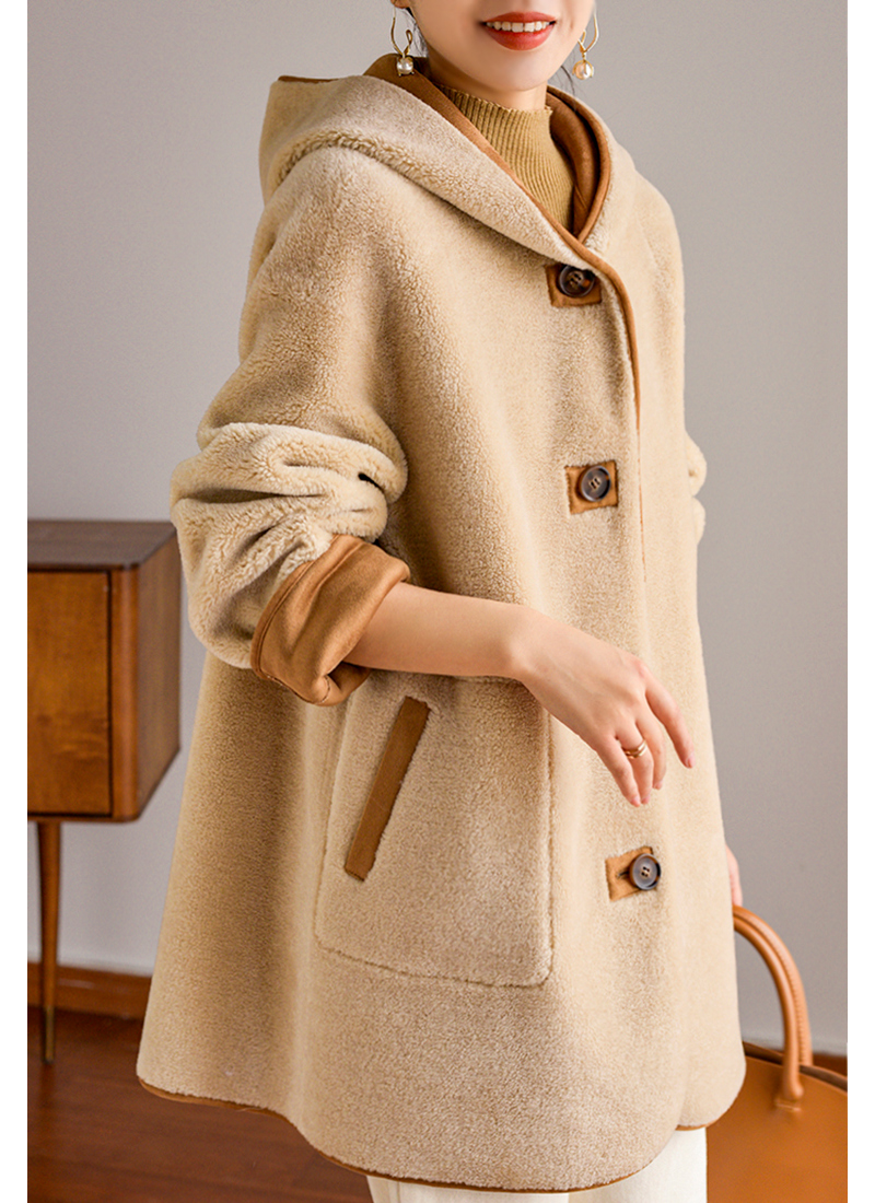 coat model image-S1L2