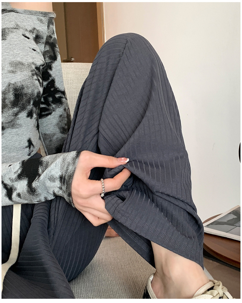 suspenders skirt/pants model image-S1L20