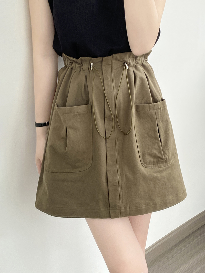 mini skirt detail image-S1L2