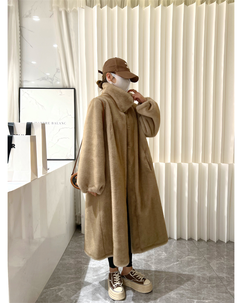 coat model image-S1L3
