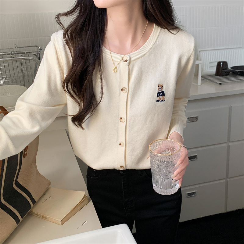 cardigan model image-S1L17