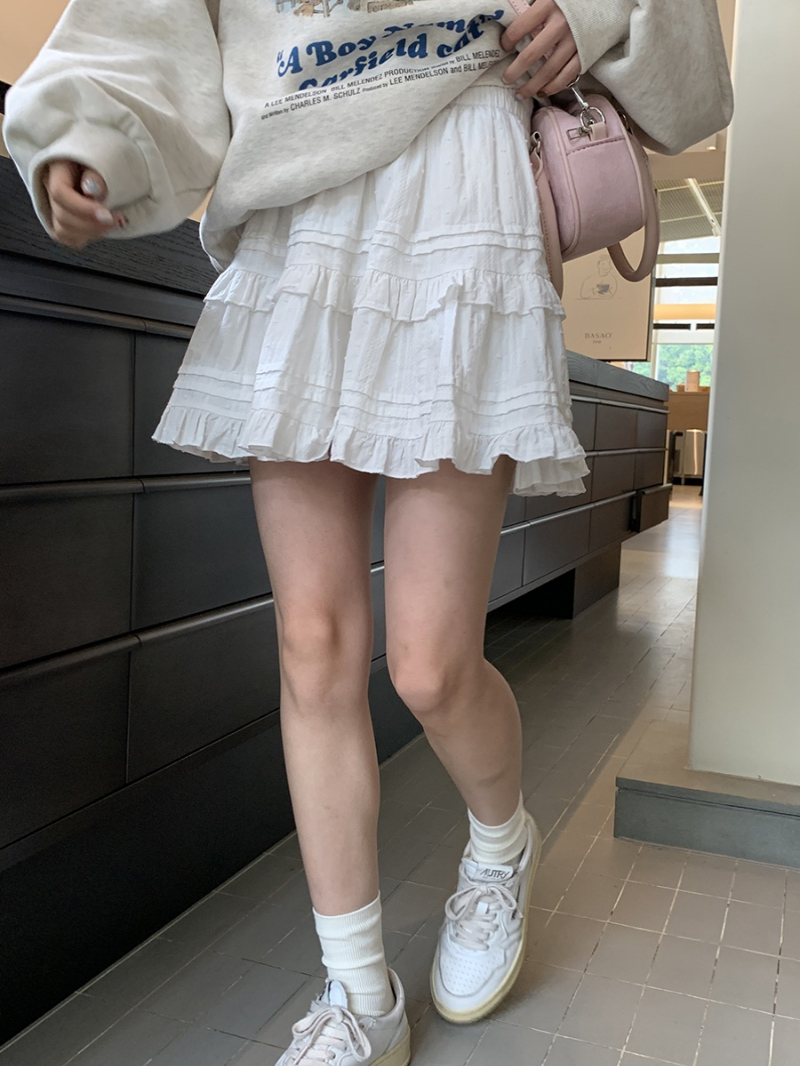 mini skirt model image-S1L33