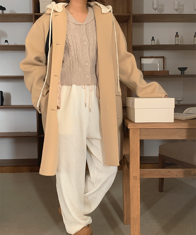Egg hooded knit coat (90% wool) : [PRODUCT_SUMMARY_DESC]