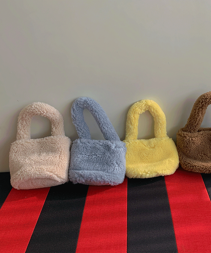 Dumbel wool mini bag : [PRODUCT_SUMMARY_DESC]