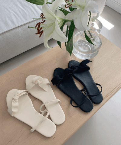 Meliana Ribbon Flat Sandals : [PRODUCT_SUMMARY_DESC]