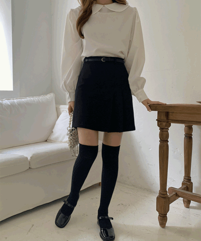 a velvet skirt : [PRODUCT_SUMMARY_DESC]