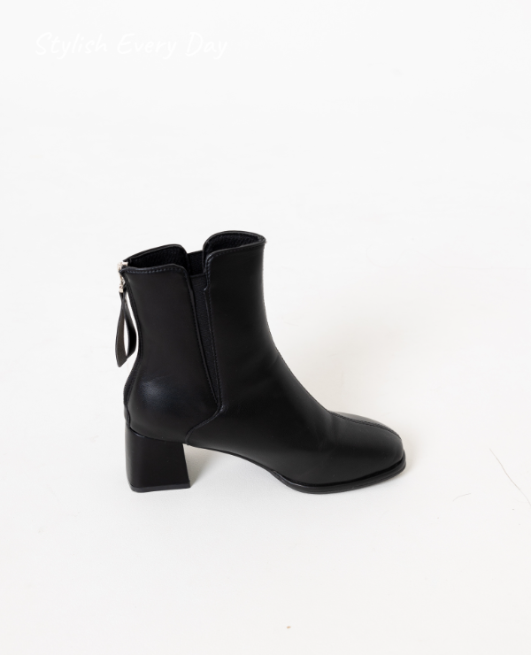 Side Gore Square Toe Boots