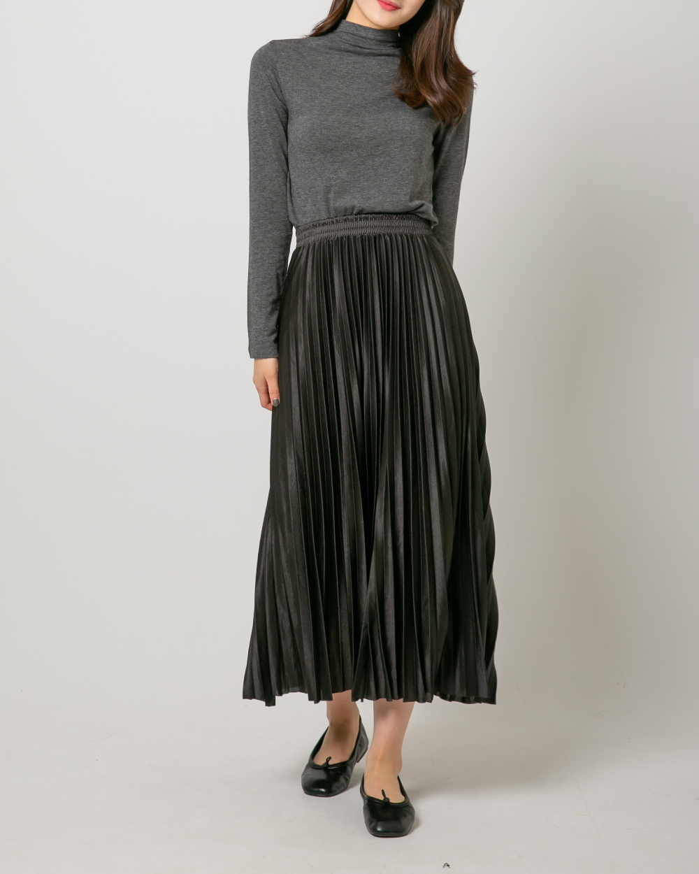 long skirt model image-S1L15