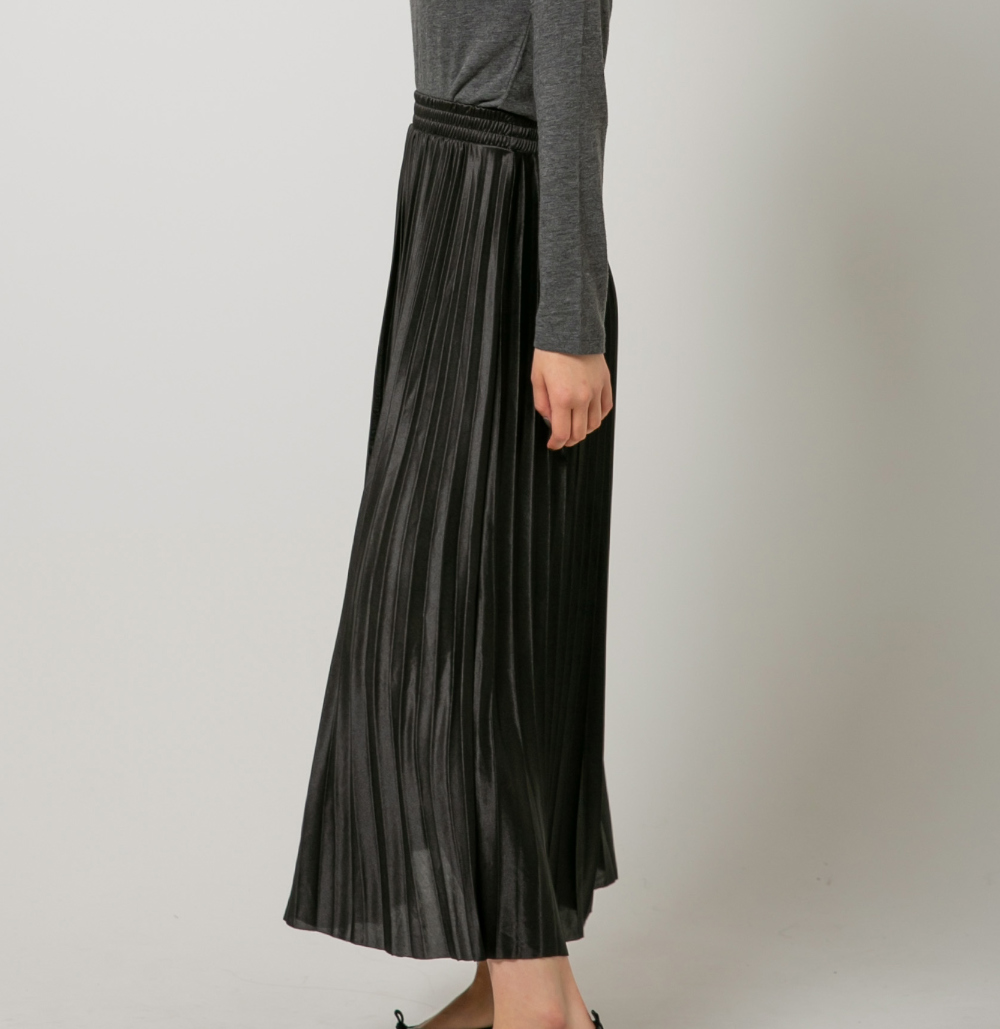 long skirt model image-S1L71