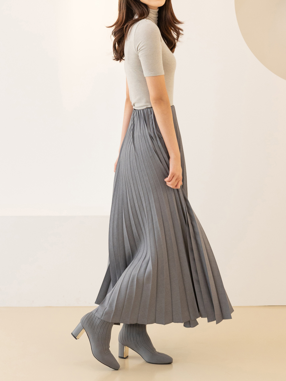 long skirt model image-S1L28