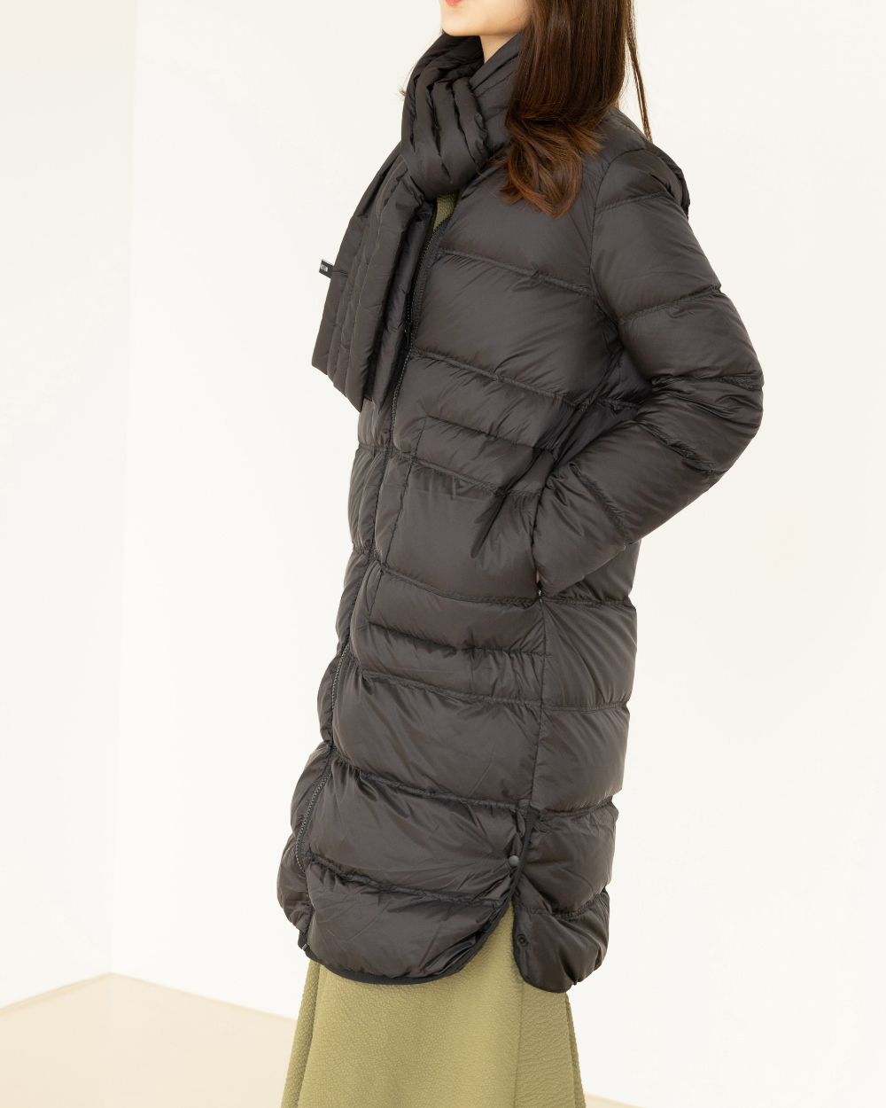 Down jacket model image-S1L41