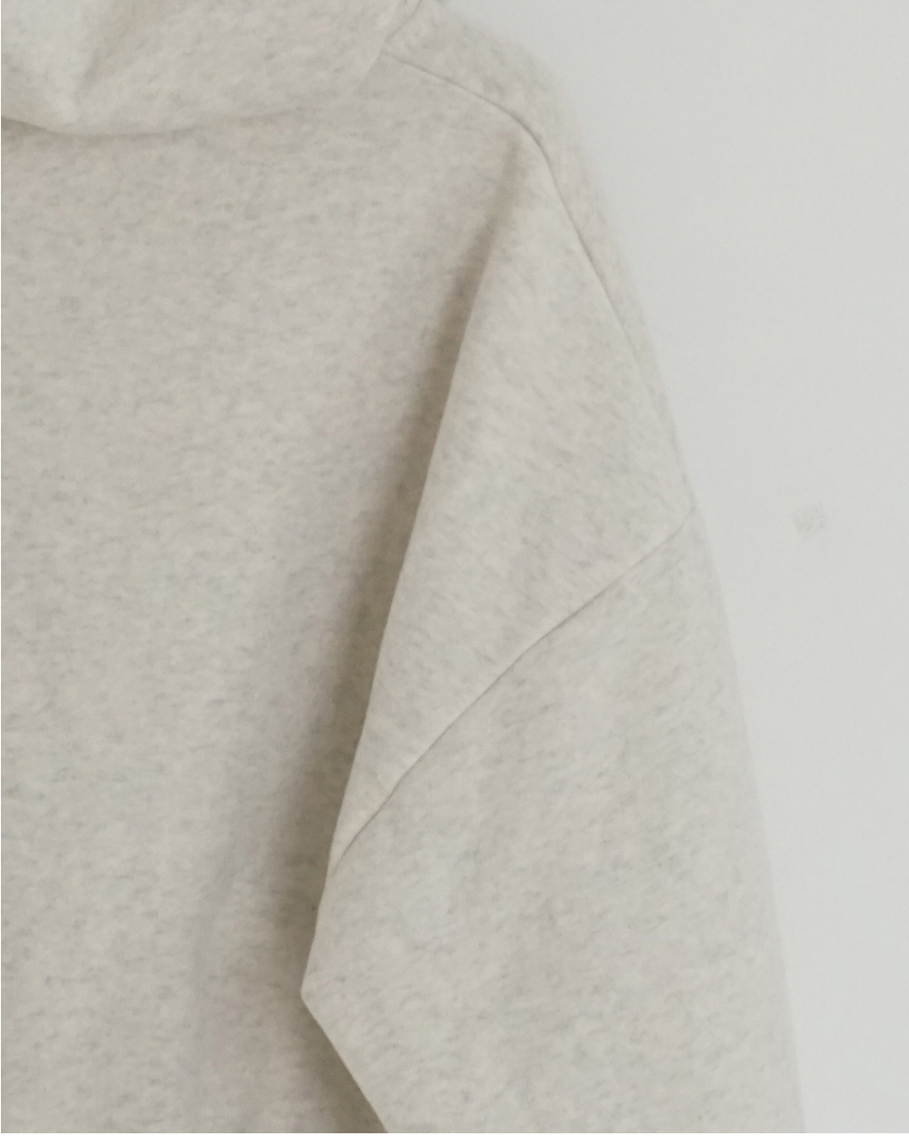long sleeved tee detail image-S1L6
