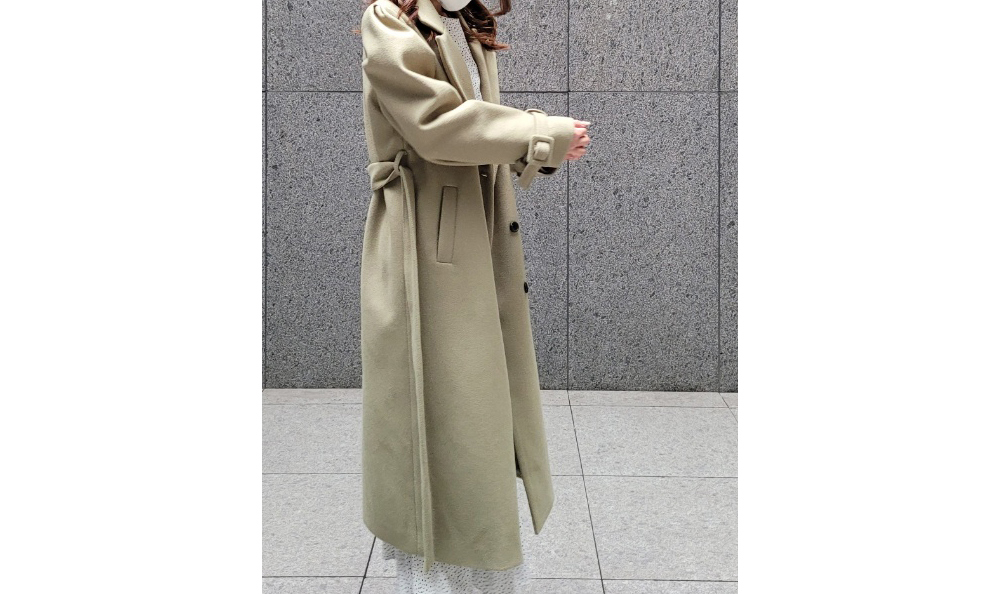 coat model image-S1L4