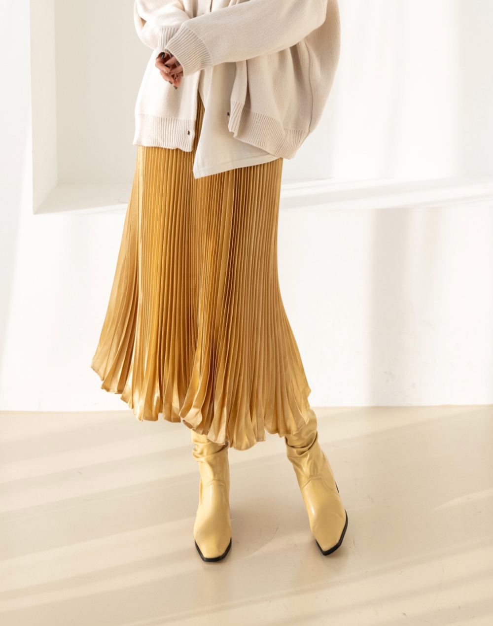 long skirt model image-S1L31