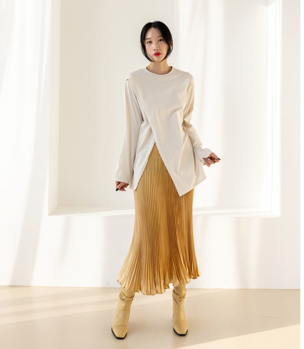 long skirt model image-S1L3