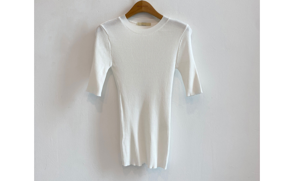 short sleeved tee cream color image-S2L28