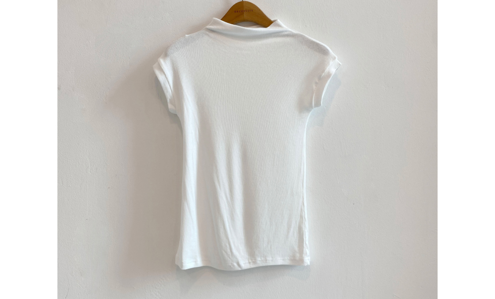 short sleeved tee cream color image-S3L28