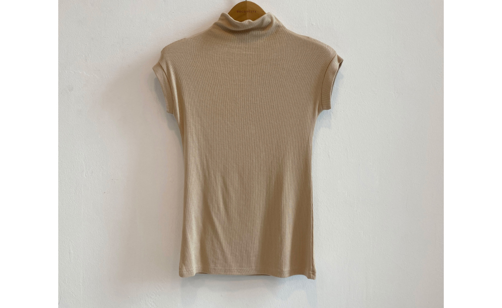 short sleeved tee oatmeal color image-S3L26