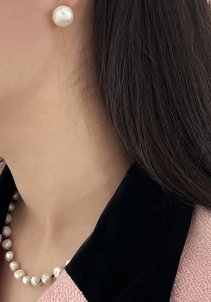 [레드벨벳 조이, 트와이스 모모, 윤승아, 권은비, 솔로지옥 신지연 착용] winter pearl earring 13mm (Silver 925)