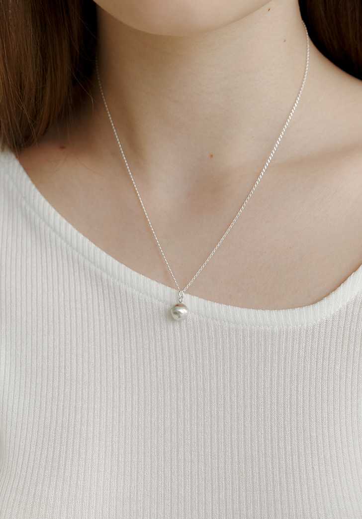 [EXCLUSIVE] white bloom small ball necklace (Silver 925) (2 colors)