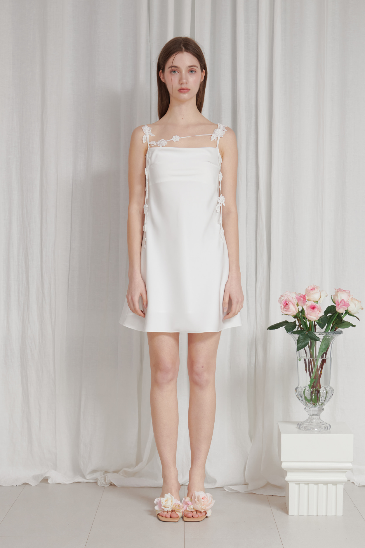 ROSE LACE DRESS white