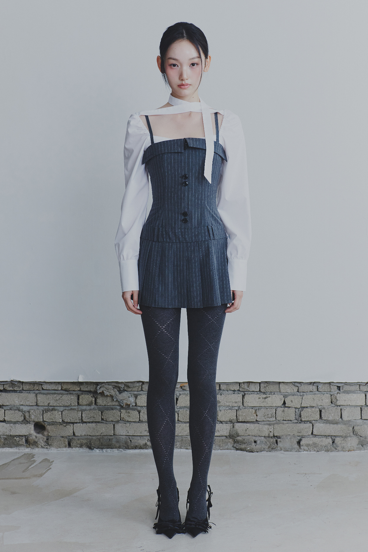 DRESS - PAIN OR PLEASURE