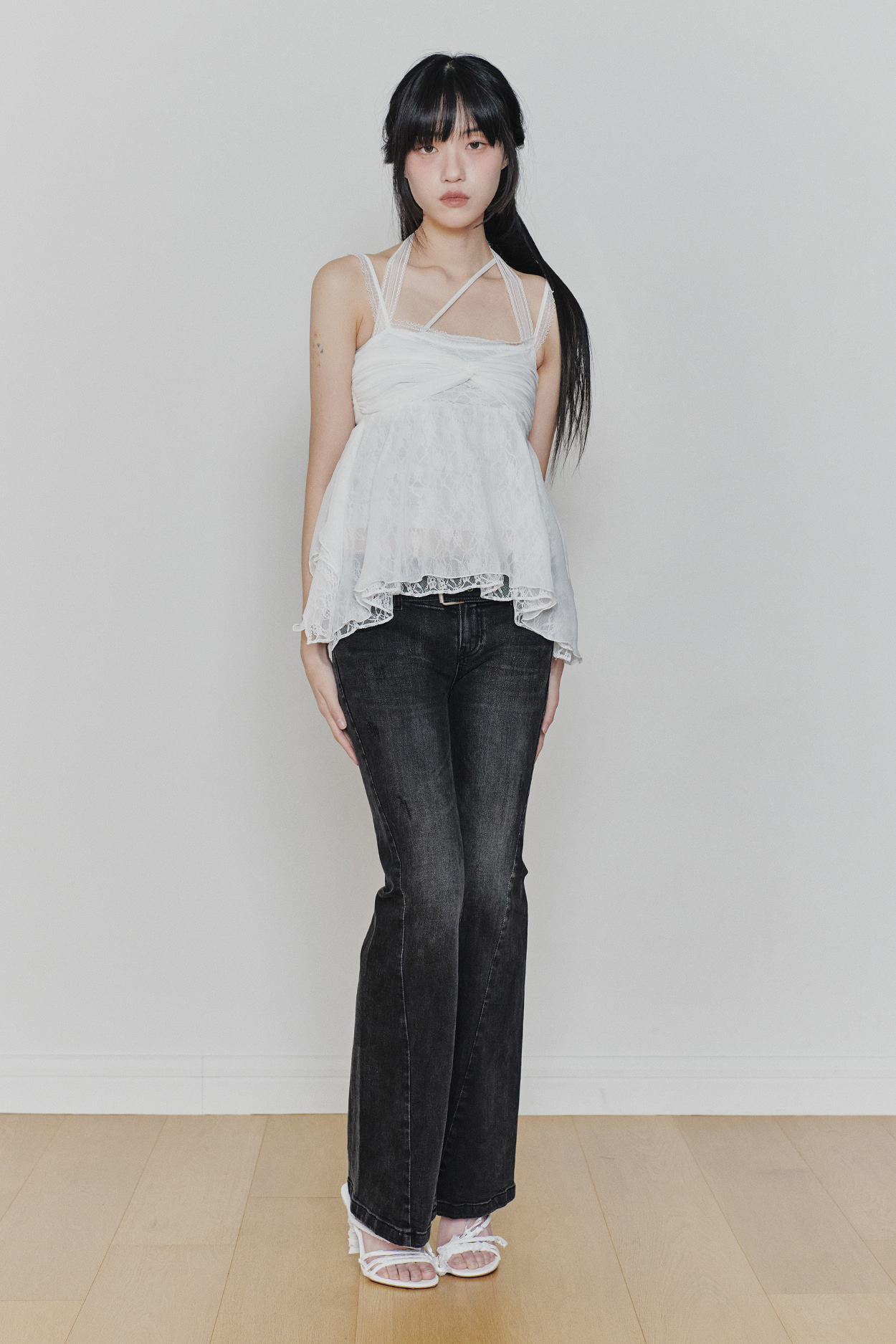 카리나 착용] ROSE SHIRRING TOP white - PAIN OR PLEASURE