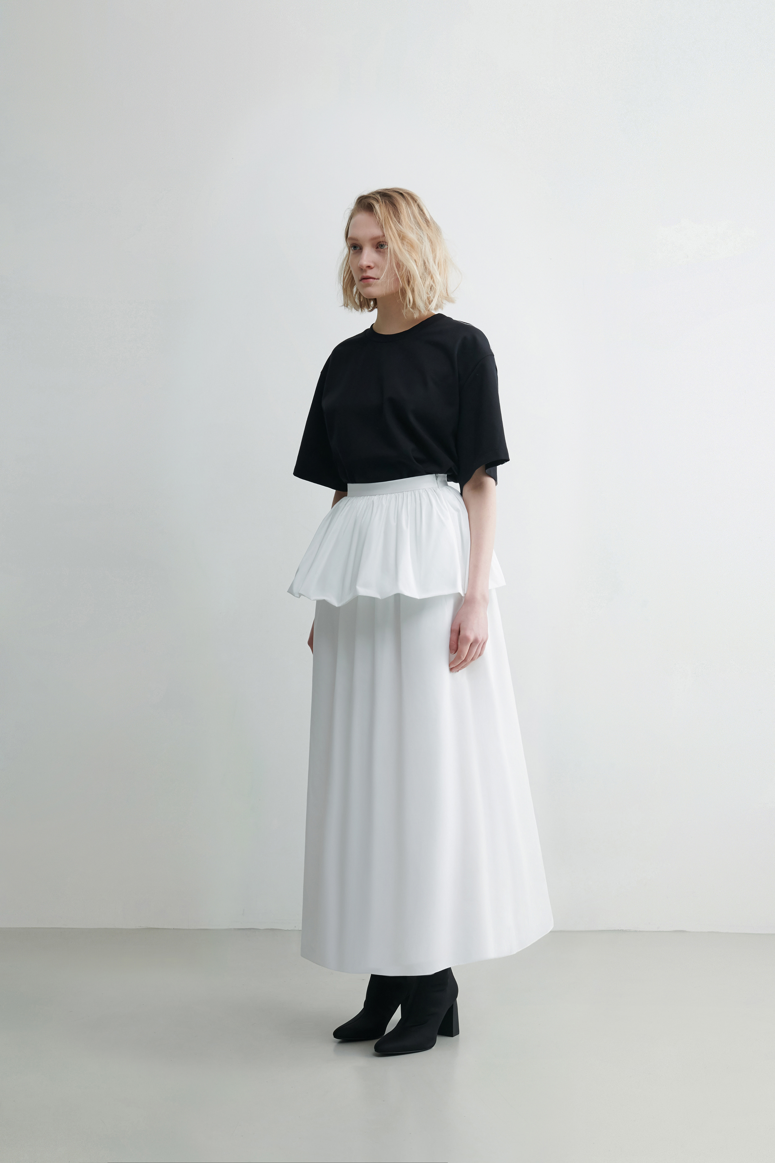 Shirred white skirt