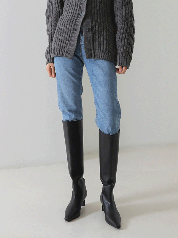 36615 Tapered Cropped Jeans