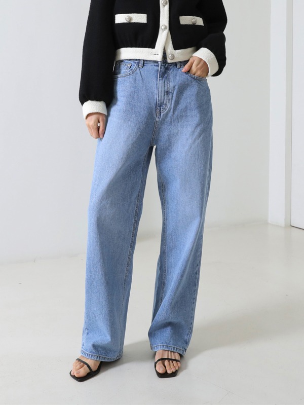 36811 Straight Cut Washed Jeans