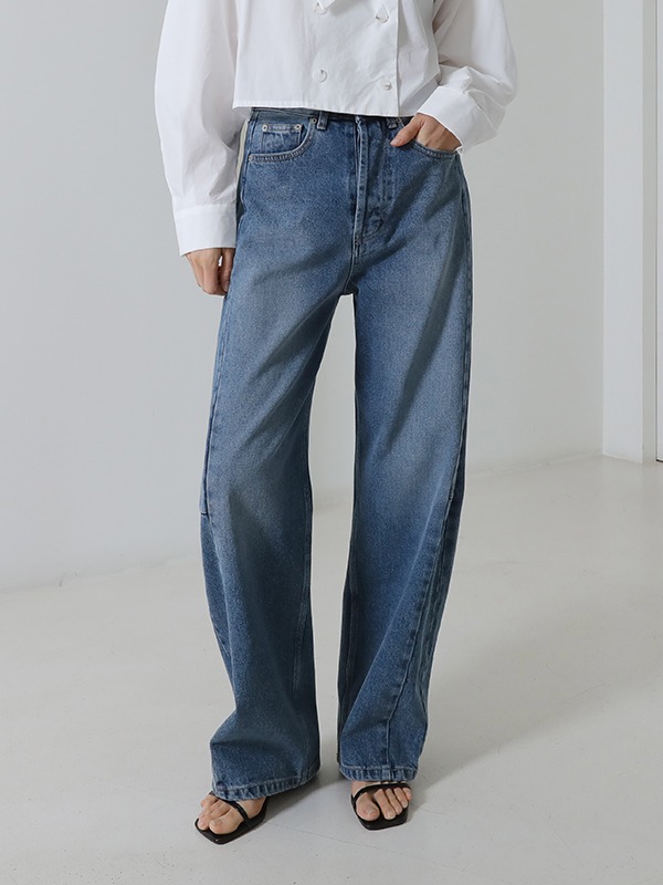 36841 Straight Cut Washed Jeans