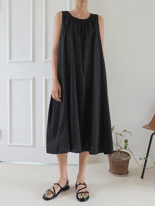 35835 Solid Tone Long Sleeveless Dress
