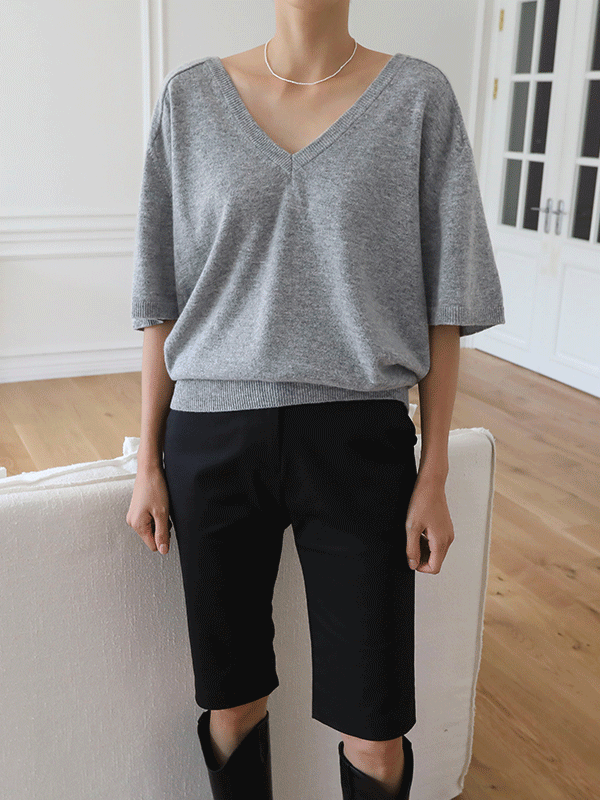 35909 Solid Tone V-Neck Knit Top