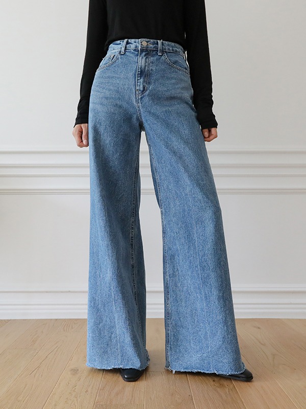 35913 Wide Raw Cut Jeans