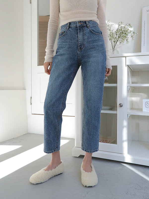 36221 Washed Cropped Jeans