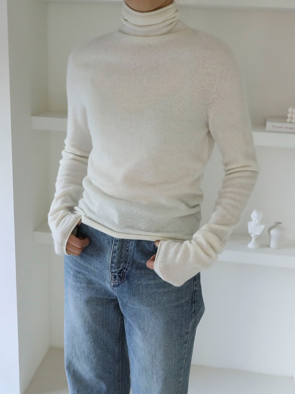 36253 Turtleneck Extended Sleeve Knit Top