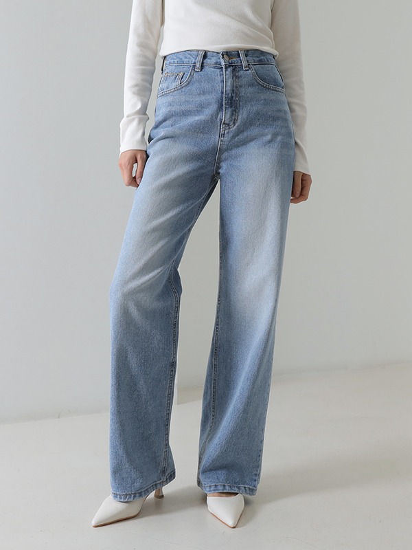 36680 High-Waisted Straight Cut Jeans