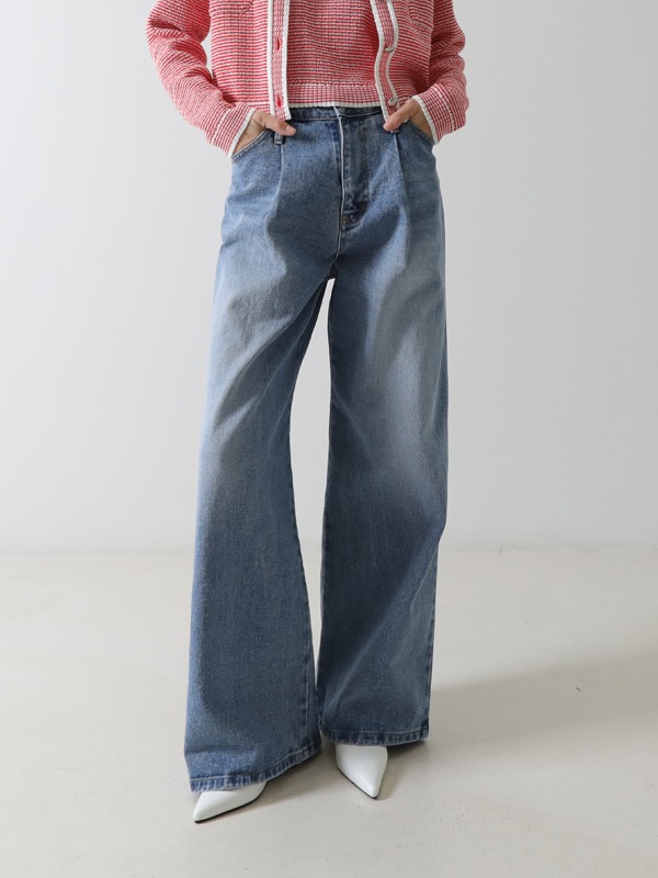 36767 Wide Washed Jeans
