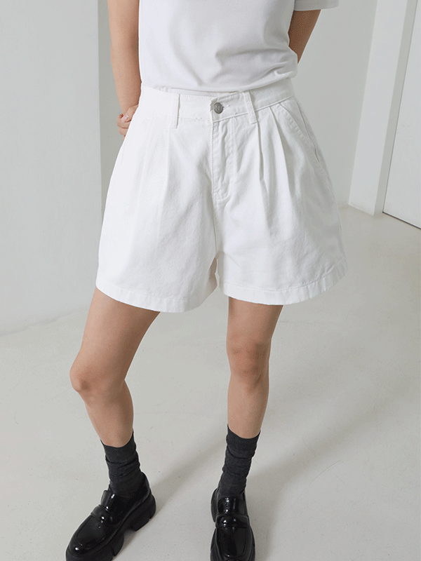 36842 Pleated Front High-Waisted Shorts