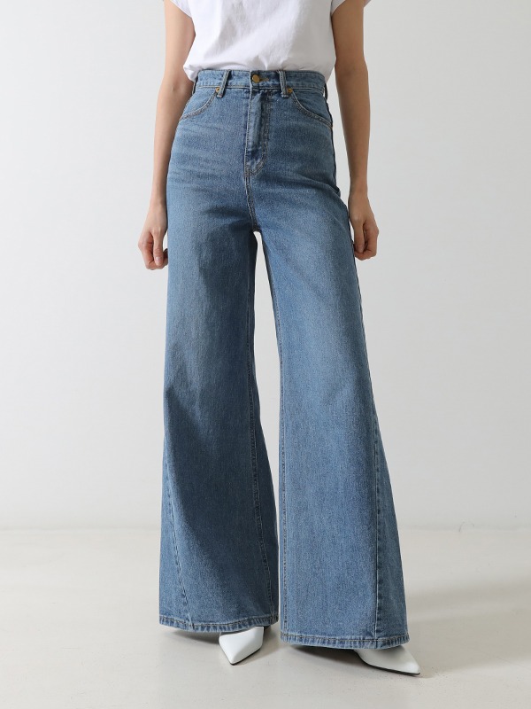 36789 Wide Washed Jeans