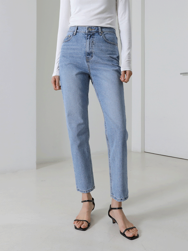 36835 Tapered Washed Jeans