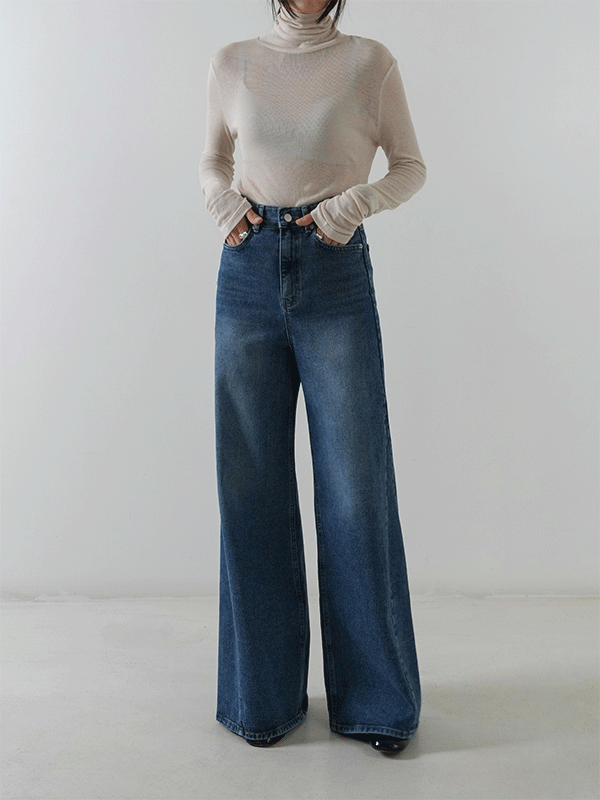 451 Wide Jeans