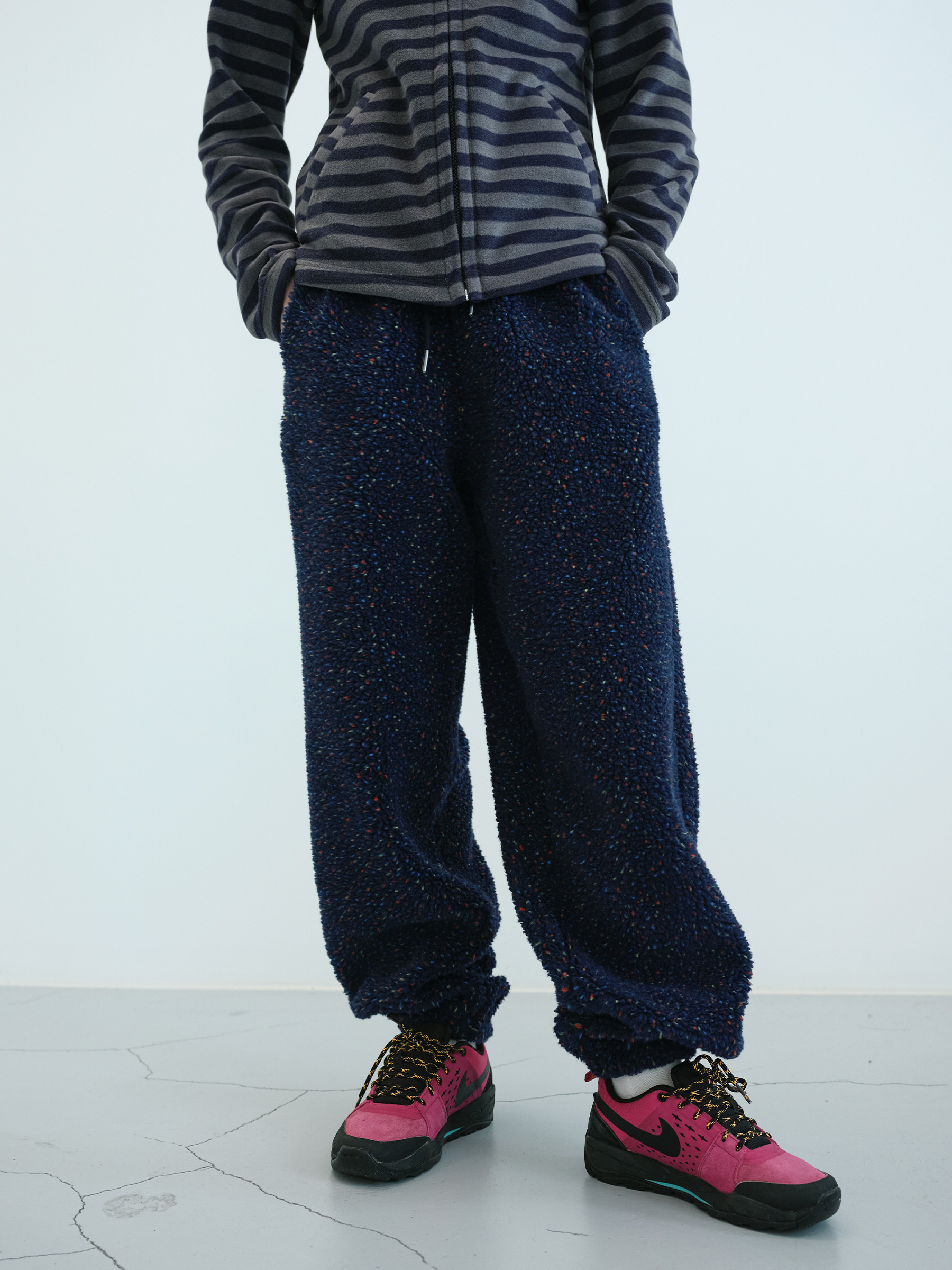 기본 레이아웃 - Enzo Blues Bouclé Jogger - Navy
