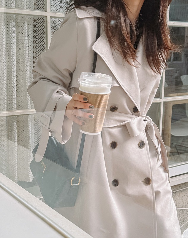 a kert wing trench coat