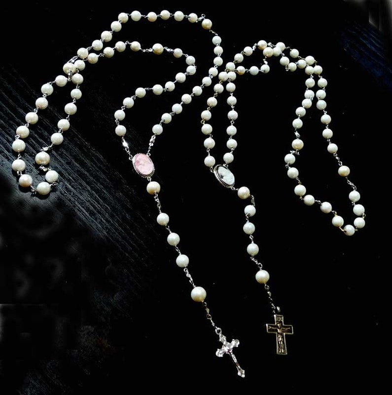 14k gold white pearl rosary necklace 5 decade