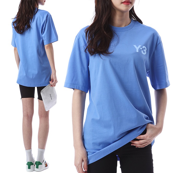요지야마모토 Y-3 &#039;M CL C TEE&#039; 시그니처 로고패치 여성 라운드 티셔츠 (라잇블루)FS3333