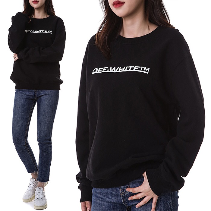 오프화이트 벨루어 언더라인 로고패치 레귤러핏 여성 맨투맨 티셔츠 (블랙)OWBA055F 21JER004 1001