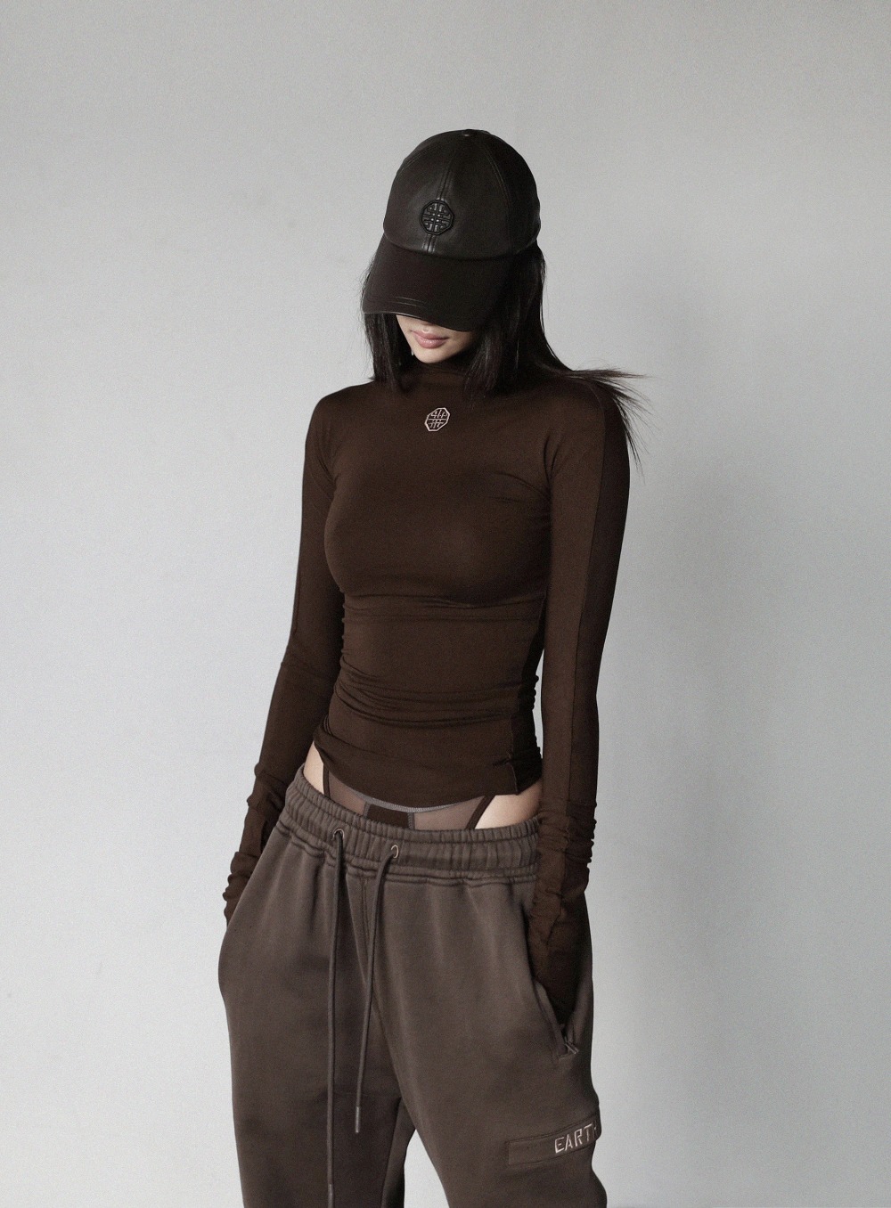Roll-Neck Long Sleeve - Brown