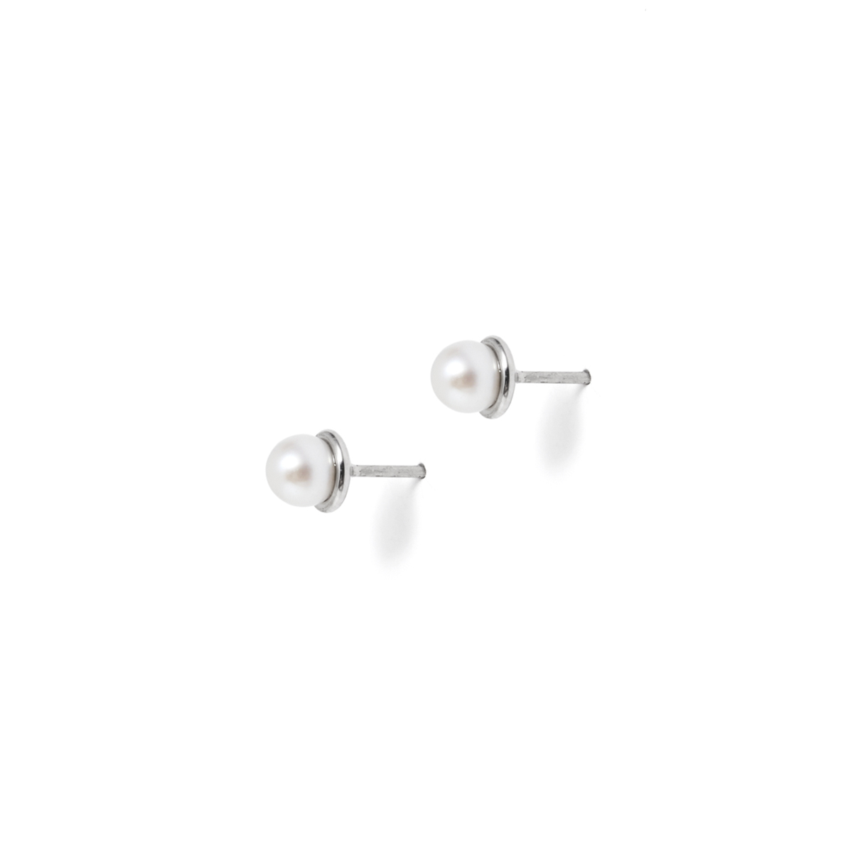 COLD WHITE 4mm PEARL EARRINGS